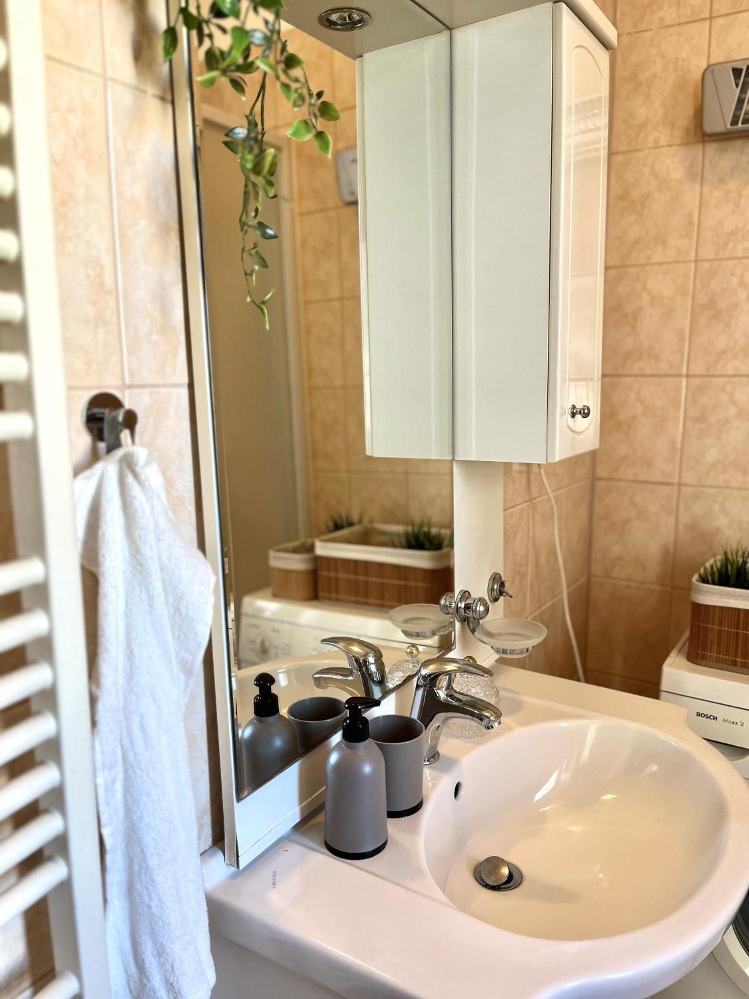 Apartment Caroline - Old Town, Ac Братислава Екстериор снимка